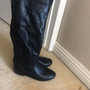 BRAND NEW NEVER WORN LEATHER OVER THE KNEE BOOTS